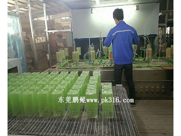 河北玻璃器皿噴涂設(shè)備，助您告別手工噴油時(shí)代