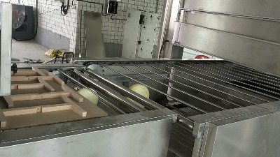 木制品在線往復(fù)噴烤一體流水線