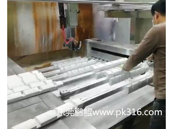 全自動家具自噴漆生產(chǎn)線多少錢